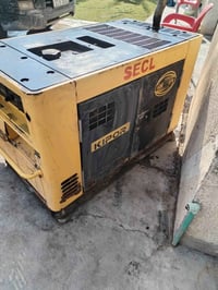 عندي مولده للبيع كيبورد بستمين مكان بغداد بسمايه 07824303470
