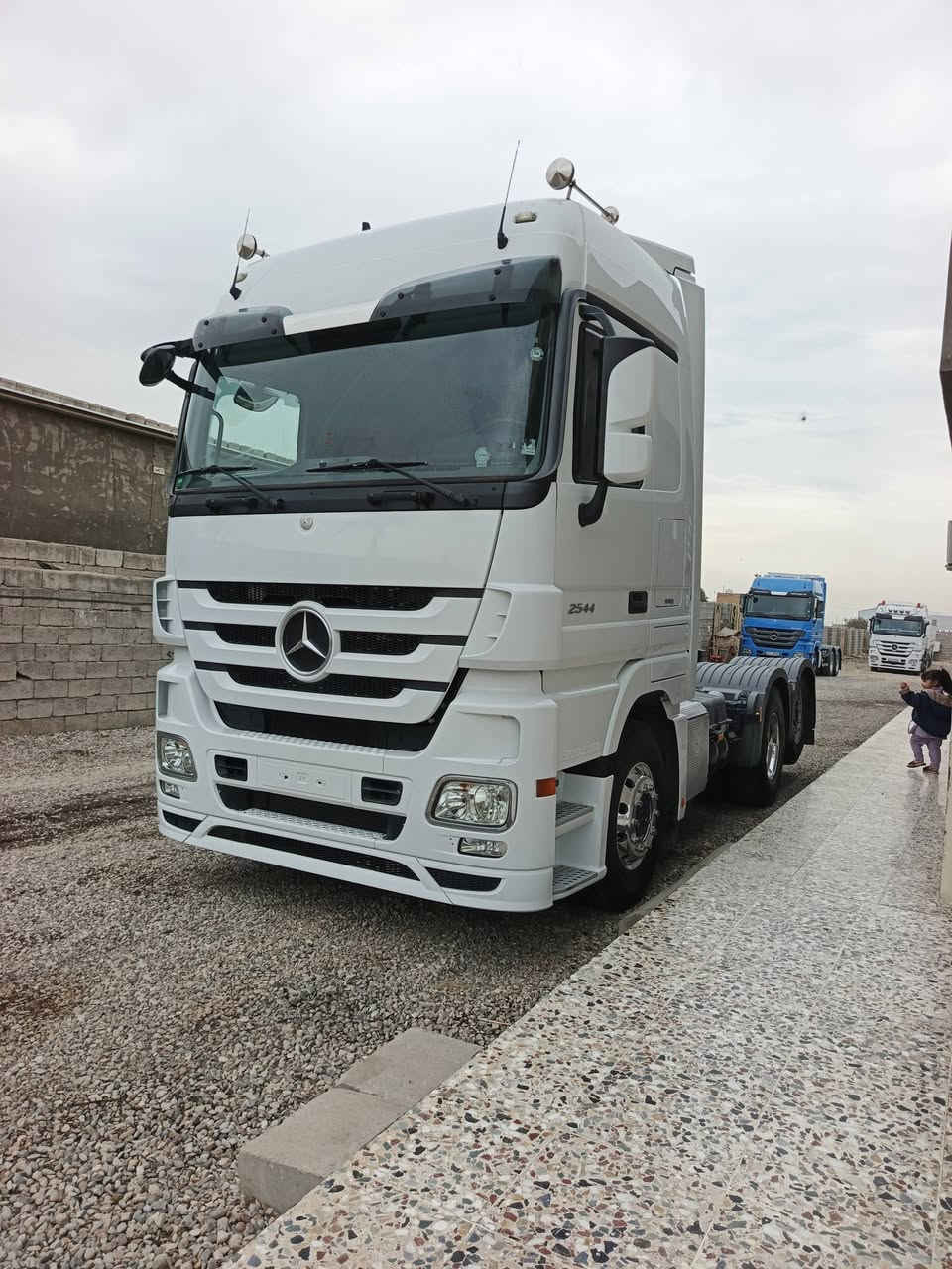 السلام عليكم للبيع ٢٠١٠ كص جديد رقم اربيل لاستفسار ***********
