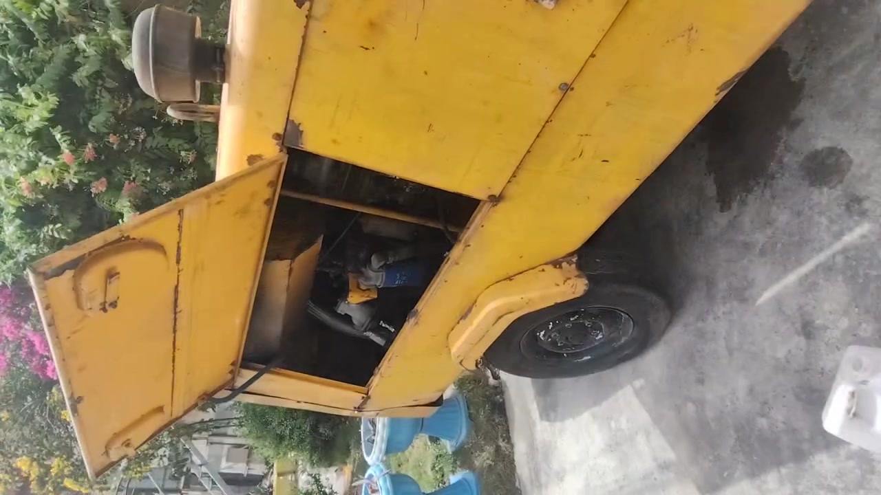 كمبريسر هواء للبيع مكينه نظيفه وخير من الله مناقصه اي شي
حجم 265
نوزلات جدد راديترات جدد 
مابيهه حماوه 
32ورقه وبيه مجال 
للاستفسار ***********
