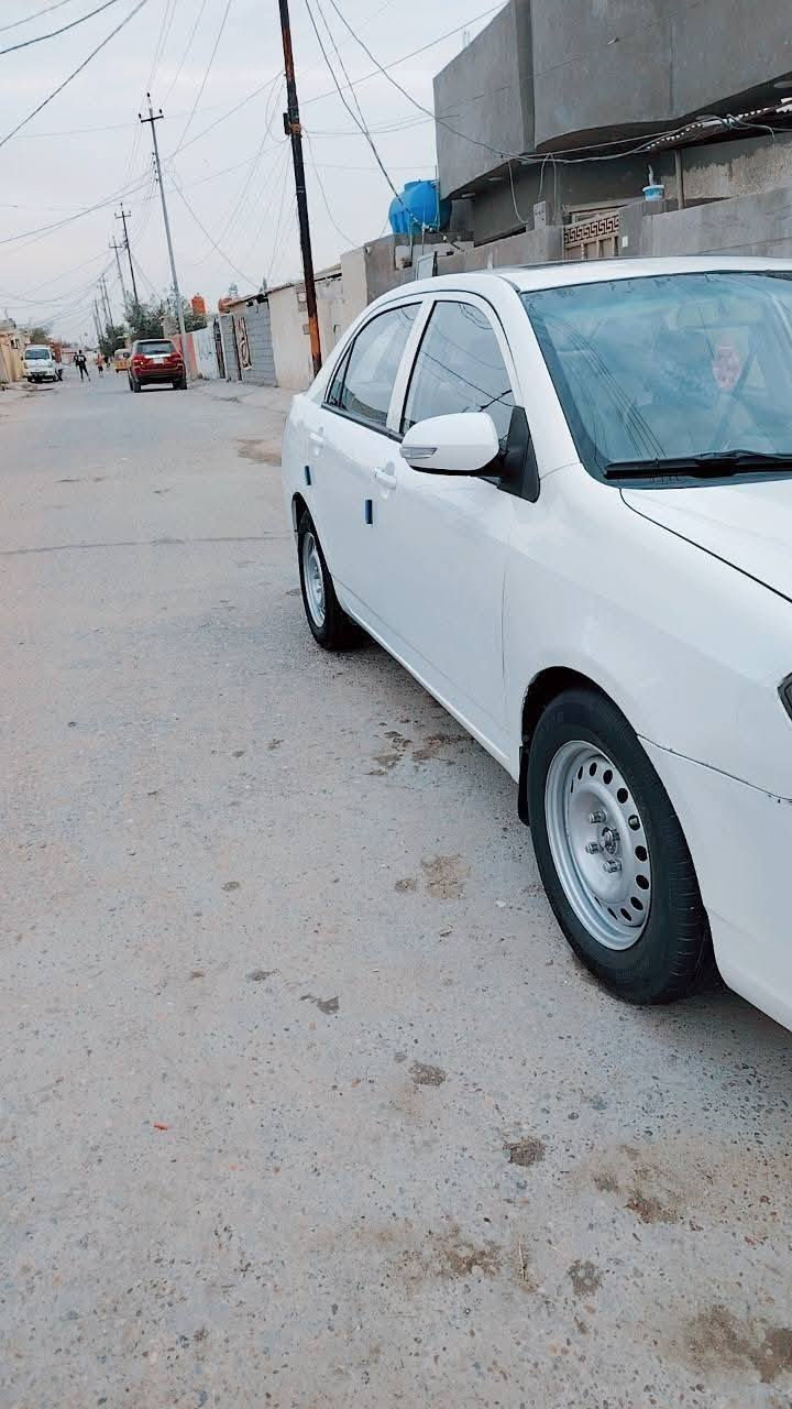 للبيع بي واي دي BYD G3 أوتو  موديل 2013
رقم بغداد انكليزي بسمي تحويل ثاني يوم  مصفره غرمات مكفولة من كلشي ما عدا بارد ب باب عكس السايق وخشم الجاملغ كذالك بارد تخم ويل وتاير ماشيه 140 السعر(60)  وبيه مجال مكاني بغداد  هاتف ***********
