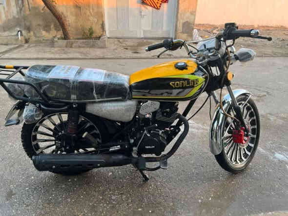 سيفان 24شكل 25دراجه شوفت عينك 
حلوه مرتبه. بيهه. ستاند وصط مكسور وباتري. 
يرادلهه 
اوراق. 
مكان دراجه ديالئ قضاء الخالص هبهب 
سعر 750وبيهه 
رقم ***********
