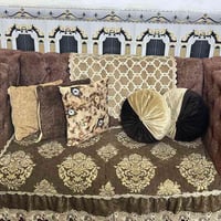 كنبة • نظيفه • تحتاج غسيل