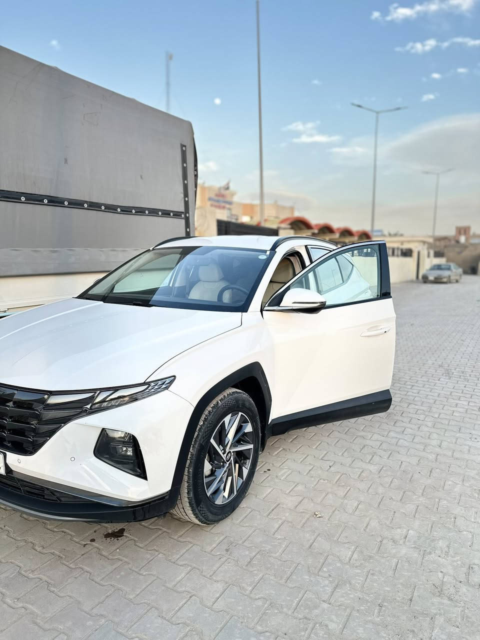 السلام عليكم توسان 2024 خليجي رقم اربيل ماشيه 70الف السياره مكفوله بيها بارد بل جاملغ الوره ولجنطه  للاستفسار اكثر ***********
