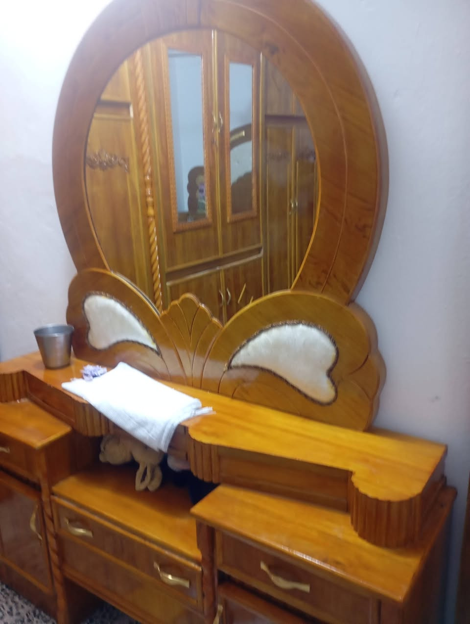 غرفة اخشاب طابقين  جديده لبيع استفسار ***********
