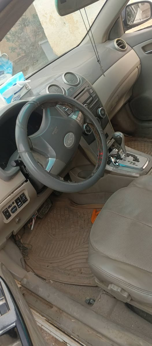 السلام عليكم ورحمه الله 
بي وأيدي 2013 كيرو أو محرك كورله 
رقم نكليزي بسمي سنويه ل2030
***********    45 أو بيهه مجال
