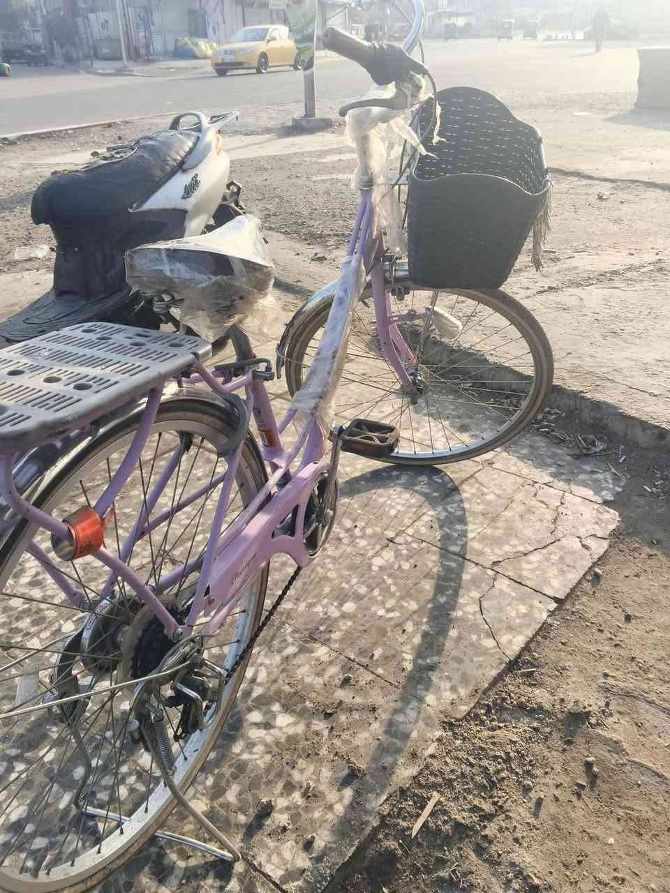 سلام عليكم بايسكل ياباني باله حجم 26 للبيع السعر 130 بي مجال حك الجيه وقم الهاتف ***********
