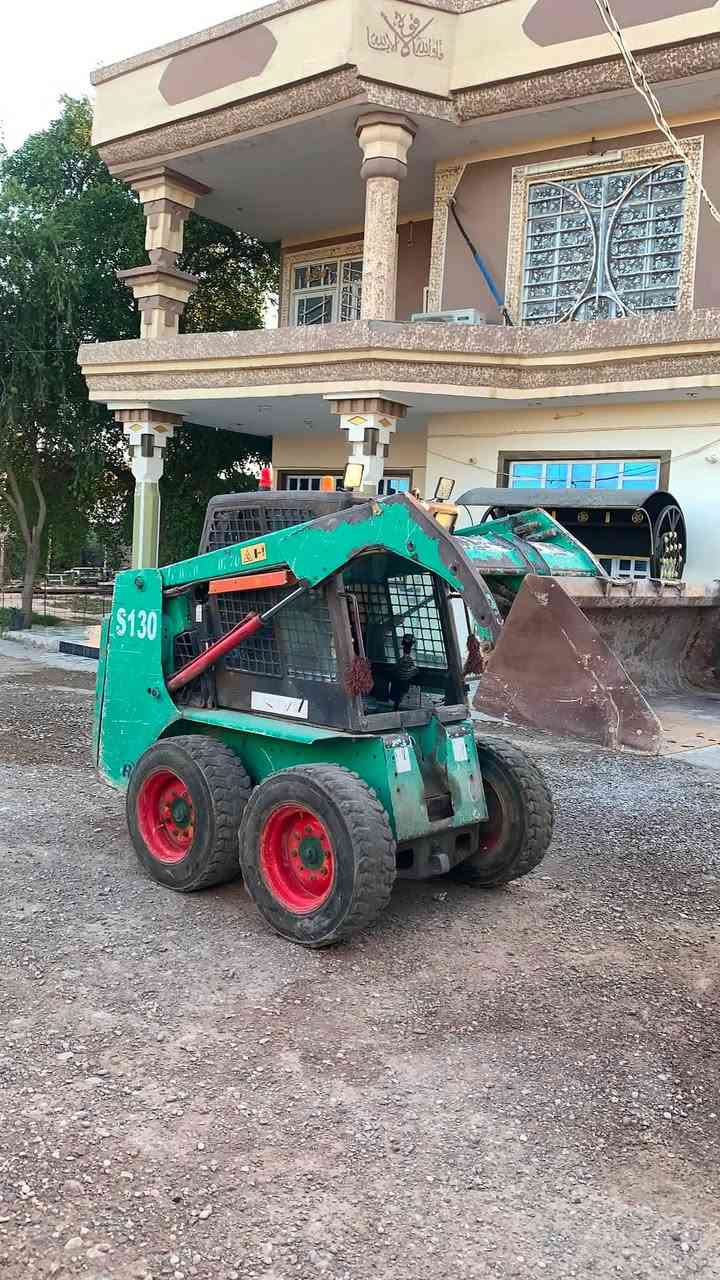 للبيع شفل بوبكات موديل 2000 حجم 130s رقم سنوية محرك كابوتة مستخدم قليل كهربائيات كلهة شغاله مابي اي نقص سعر (90)وبي مجال مكان ديالى المنصوريه/(***********)
