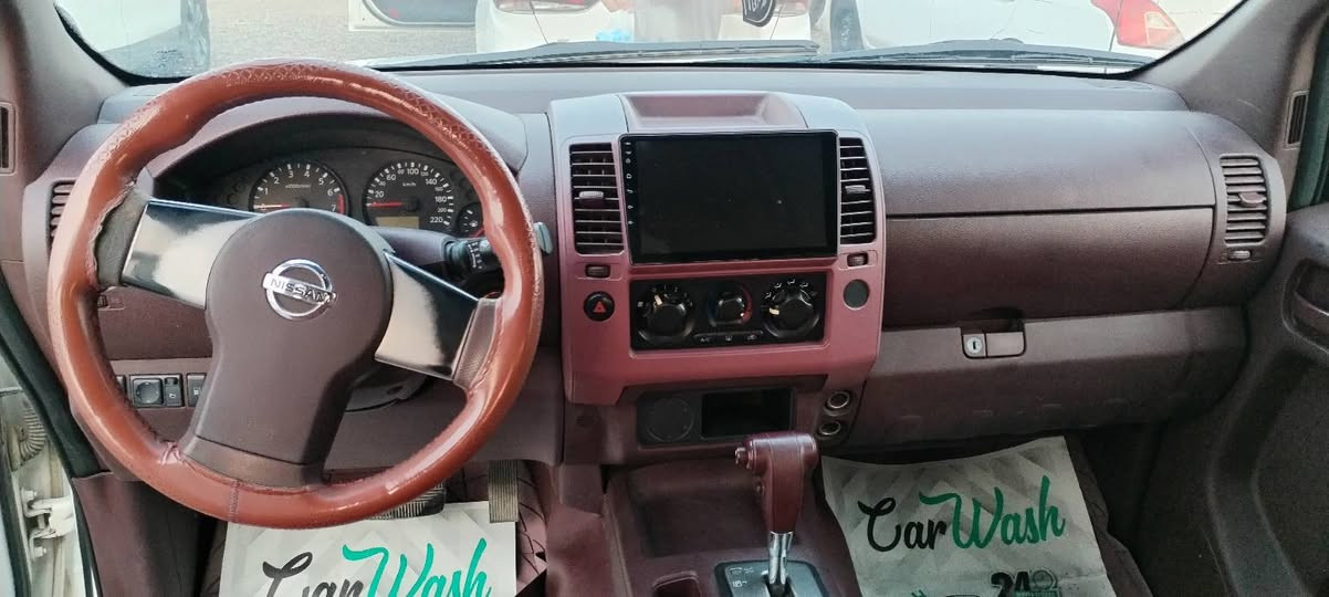 السلام عليكم ورحمة نيفاره مديل 2014 سنويه منتهيه البدي مكفول كير مكفول مكينه مبدل فقط زنجيل سياره حلوه ونضيفه تبريد ويه سويج تخم تاير حداديه كله جديد سعر 122$ المكان بصره حي الزهراء رقم تلفون ***********
