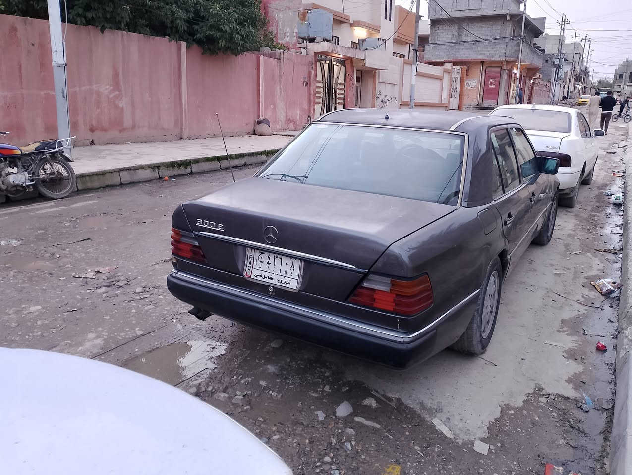 مارسدس 300موديل93 محرك مشدود جديد وكير شرط سياره بيها صبغ بل داير الخلفي والبوند صبغ سياره كدام العين جاهزة نضيفة دوااخل جديدة تدفئه وتبريد شرط لتحويل صفايح السيارة حيل نضيفة ولدواخل عايزها شغلات نواعم سعر 60
***********
