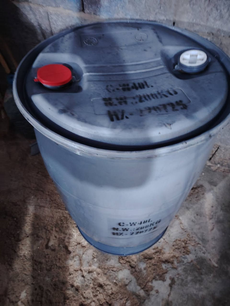 برميل بلاستيك جديد للبيع قفله ٢٥  ***********
