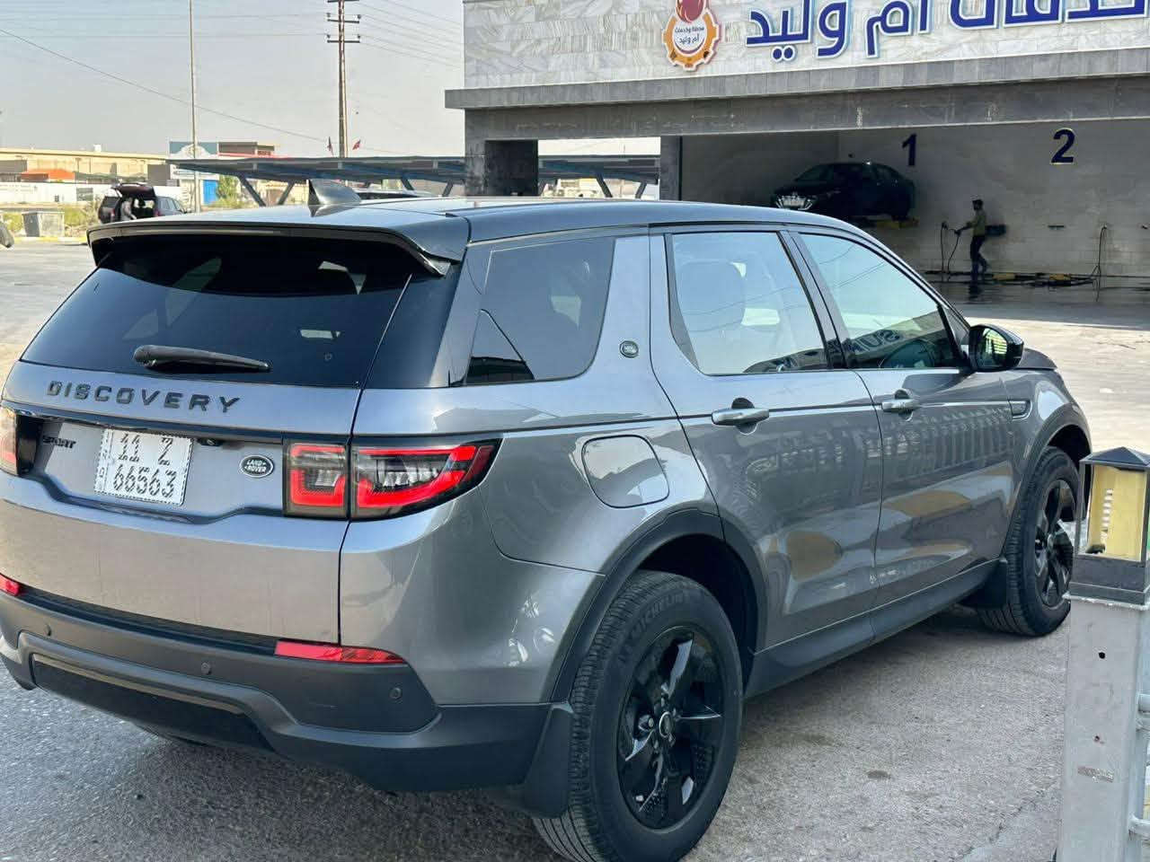 🚘 للبيع | Range Rover Discovery Sport 2023 🔥
✨ سيارة نظيفة جداً وجاهزة للاستخدام، مواصفات فاخرة وسعر منافس.
📌 المواصفات:
▪️ موديل: 2023
▪️ وارد أمريكي (صور الحادث مرفقة بالمنشور
▪️ ماشية: 55 ألف كم
▪️ محرك 4 سلندر تيربو
▪️ 7 راكب
▪️ رقم بغداد (باسمي)
▪️ بدون تبديل وبدون دواخل بشرط فقط بنيد صبغ 
⭐ مواصفات 
✔️ تشغيل ودخول بصمة
✔️ شاشة معلومات كبيرة
✔️ ماوس تحكم بالقراءات 
✔️ مقاعد جلد كهربائية
✔️ هاند بريك كهربائي
✔️ كاميرا خلفية
✔️ حساسات أمامية وخلفية
✔️ شفتات ستيرن
✔️ باب خلفي (جنطة) كهربائي
✔️ والعديد من المواصفات الأخرى.
💰 السعر المطلوب: 243 ورقة
📍 موقع السيارة: بغداد – بسماية
📞 للاستفسار والاتصال:
***********
