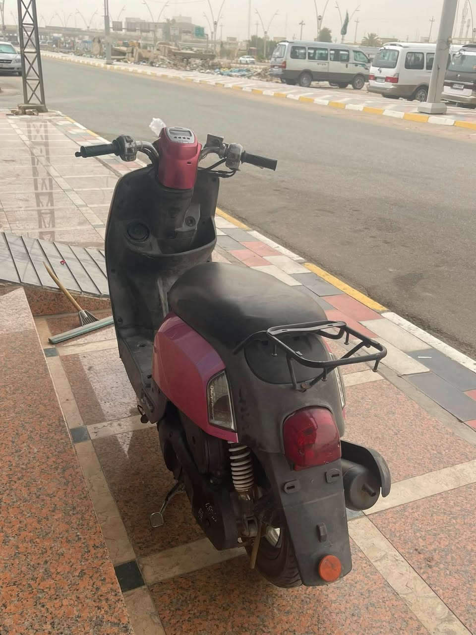 السلام عليكم بوليسي للبيع نوزل مكينه مامفتوح بيه برغي السعر خاص *********** وبخدمتك تجي ومااقصر وياك

