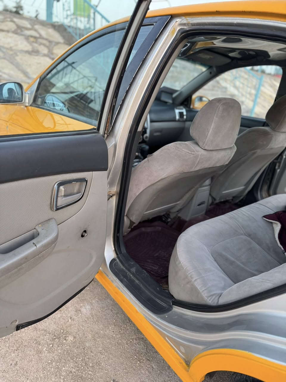 سلام عليكم سبكترا موديل 9 حادثه بنيد ومرجع نفسيته بدون دواخل ليبل واحد سنويته بأسمي ل 30 مصفره هيئه ومرور جاهزه تخم تاير بجيس حداديه جديده منضومة تبريد ستوني شاده كمبريسر وراديتر جديد شرط ثلج قاعدة فيوزات جديده كهربائيات شغاله مكينه وكير مكفولات دوشمه تنته وأرضيه  سياره متعوب عليه وكبل بوجهك الشغل ترايك للبصرة سعره 75 وهاذه رقمي *********** مكاني بنجف
