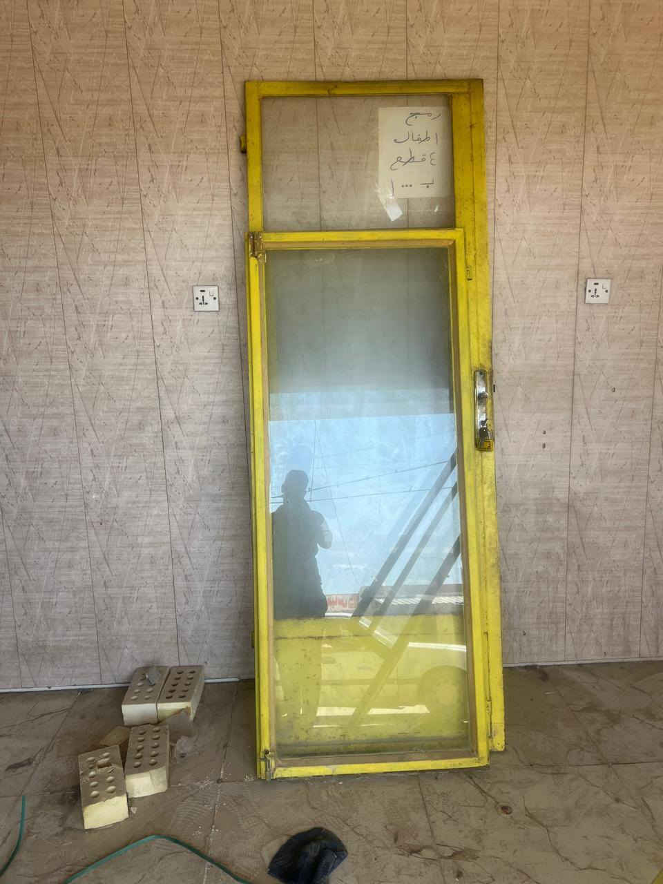 السلام عليكم 
يوجود جامخانه مستعمله للبيع 
وكبنك دفتري حديد نظيفات 
العنوان الإسكندرية حي المصطفى الاول 
للاستفسار الاتصال ع رقم الهاتف ***********
