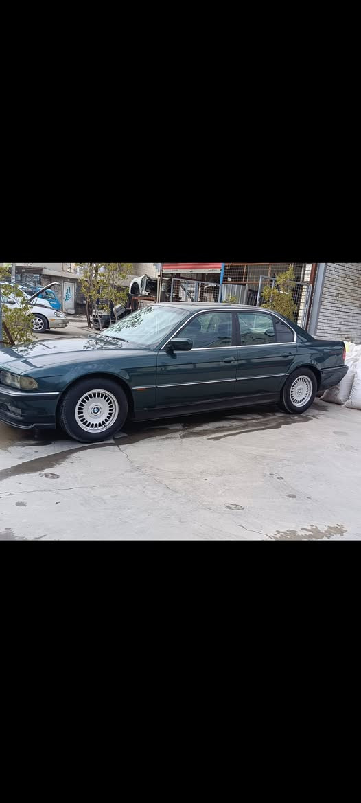 السلام عليكم/ 1996/744 السعر 100$ وبيها مجال مكاني ابو غريب حي صديق ***********
