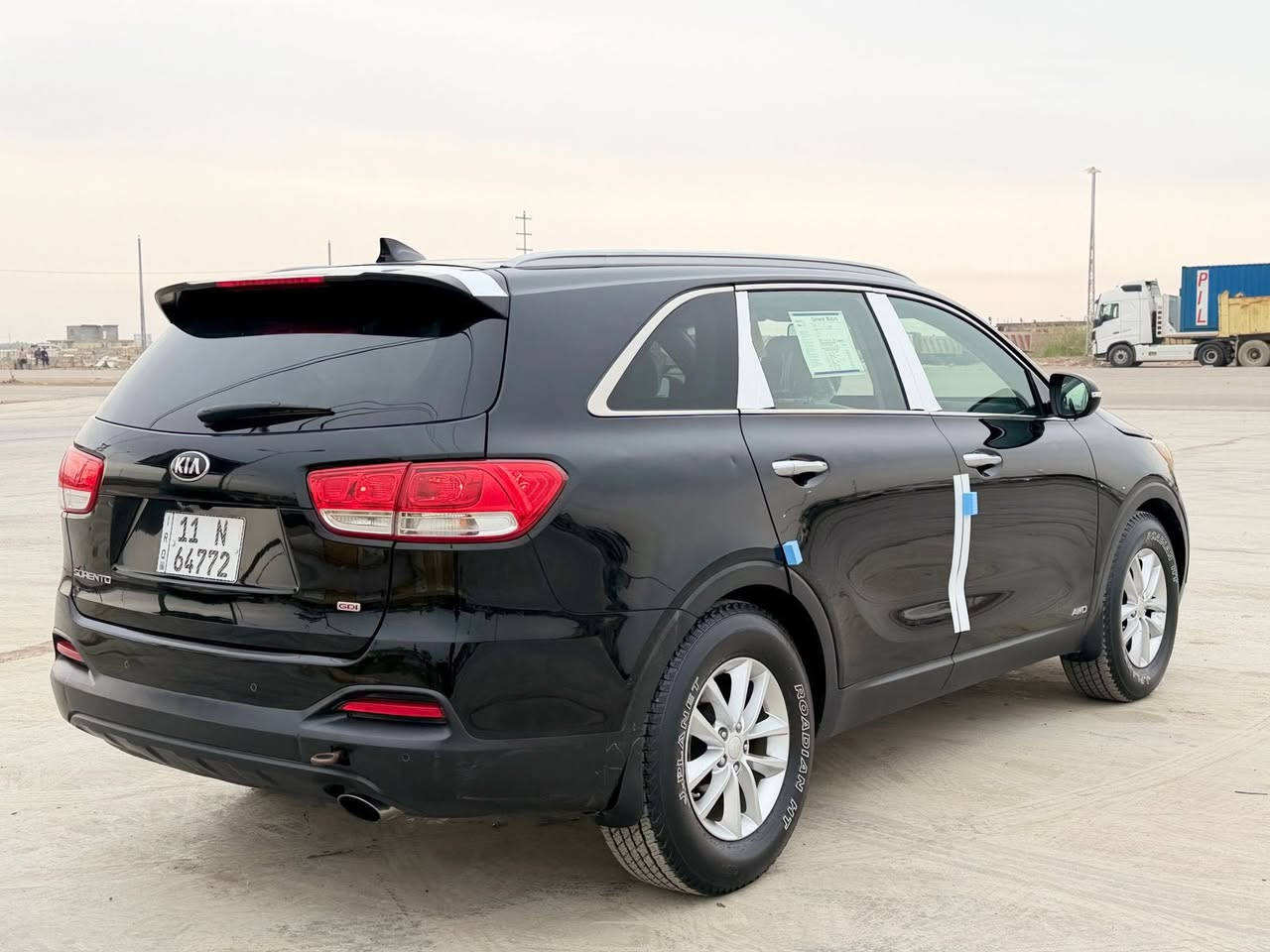 كيا.....سورنتو
موديل.......2016
وارد امريكي
رقم بغداد دولي
سلندر::4
راكب::7
مكينة 2400
تحكمات
كشن كهرباء
كاميرا
شاشة كبيرة
السيارة جديده
هاتف ***********
مكان السياره بغداد 
هاي كل التفاصيل مع صور الحادث
