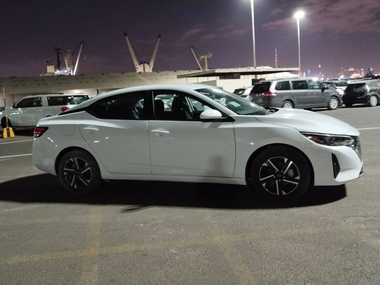 السلام عليكم 
للبيع نيسان سنترا ابيض 2025sv
محرك 20
ماشي 5الف ميل 
صبغ اربع قطع سبغ بدون دواخل شرط
وبيها جاملغ  كلئر امريكى 
سياره بدون ارباك بشرط
سياره بدون شخوط بقصات 
سياره بدون رقم ترقيم شمالي فقط 
تكلفة رقم 12 ورقه 
ملاحظة صوار حادث موجوده في المنشور 

السعر 130 ورقه ومجال قليل 
اي استفسار عن سيارة خاص مفتوح 
اخوكم شلال كوردى
***********واتساب 
عنوان إربيل معارض السيارات أربيل, العراق
