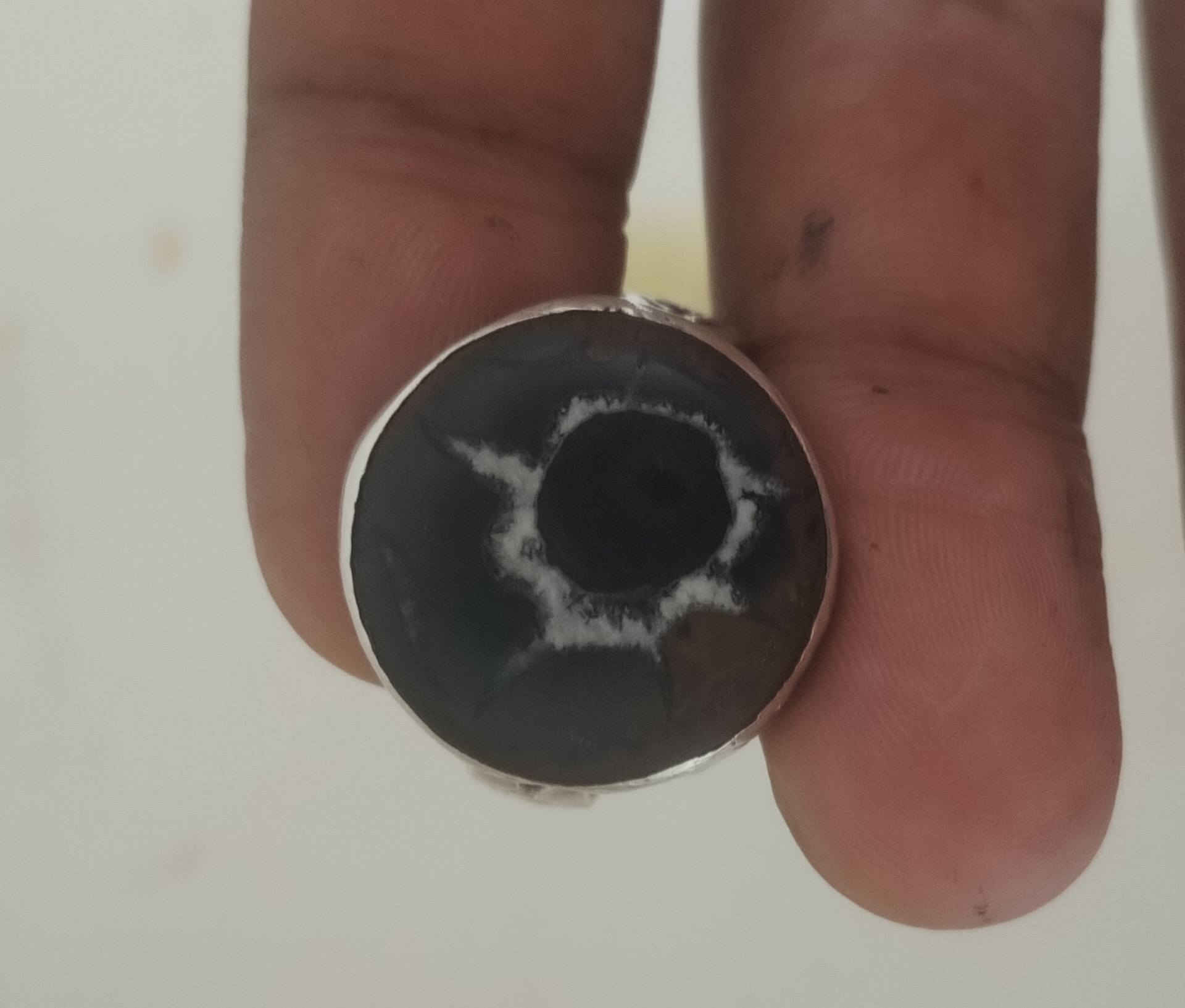 خاتم قديم لبيع  ١٥٠ الف


**إذا كنت صاحب هذا الإعلان وتريد حذفه لأي سبب، رجاءا أرسل رسالة إلى الدعم الفني**