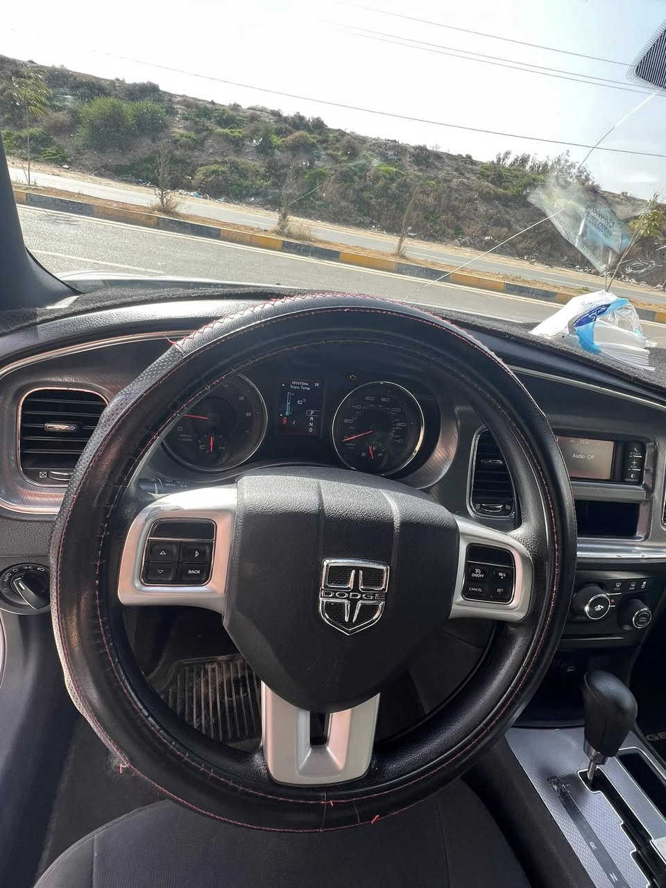 2012
ضرره جامرلغ امامي وباب امامي ايمن السايق فقط 
وبيه بعض الخدوش 
عارضهه140  وبيه مجال 
***********  قضأ بلد
