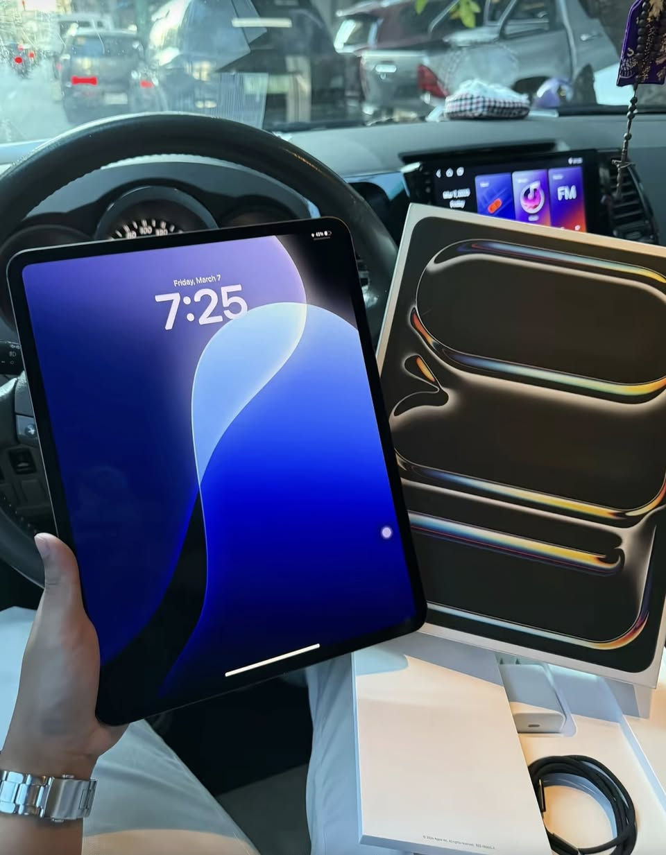 موجود ايباد 11 برو معالج m4 حجم الشاشه11انج
جهاز اخو جديد بطاريه 100🔋 
ذاكره 256 غراض كامله 
جهاز مكفول من كلشي نظافه 100 
السعر١٠٠٠، مكاني بغداد 
توصيل موجود للاتصال***********
