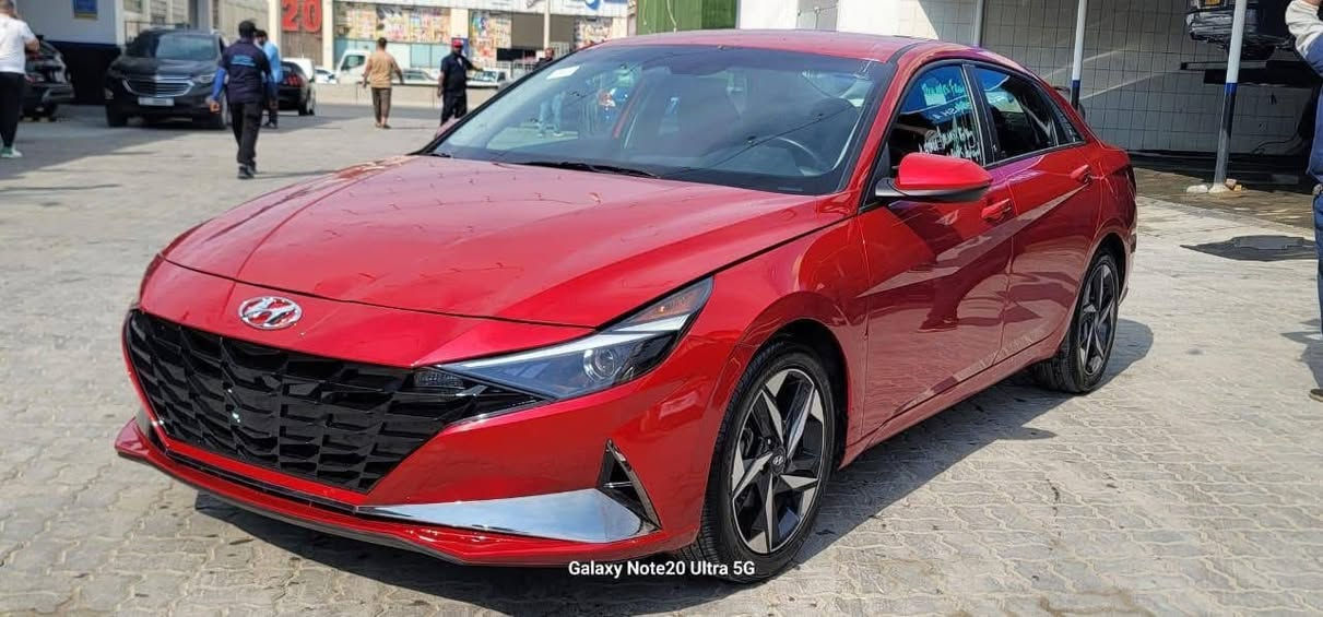 🚗 للبيع: هيونداي إلنترا 2023 ترقيم جديد
📍 مكان السيارة: كربلاء المقدسة

📞 للتواصل:***********

💰 السعر157 ورقة – قابل للتفاوض

📊 المسافة المقطوعة: 50000مايل

🛠️ المحرك: 4 سلندر – 2000cc

 المواصفات:

•  (فول مواصفات) عدا الفتحه 

• بصمة تشغيل

• بصمة أبواب وصندوق (لمس)

• كاميرا خلفية دوّارة

• رادارات 360 درجة (أمامي، جانبي، خلفي) مانعة للتصادم

• تحكمات ستيرن أربع جهات

• شاشة عدادات بأربع وضعيات

• ثلاث وضعيات قيادة (عادي، سبورت، ذكي)

• مثبت سرعة ذكي مع تنبيه مغادرة المسار

• Auto Hold للتوقف المؤقت

• هاند بريك بصمة

• شاشة وسطية بلازما كبيرة لمس تدعم Apple CarPlay وAndroid Auto وايرلس وGPS

• شحن وايرلس

• ويل كب قياس 17

• تشغيل عن بعد

• أضواء ترحيب عند الاقتراب

• نقطة عمياء

• كير أوتوماتيك مع وضع S

• تحديد مسار وقيادة ذاتية مع رادار أمامي

• مانع انزلاق

 أضرار السيارة:

• وارد أمريكي - دخول جديد 

• حادث بسيط جدا كله ليبل  واحد  شبر صبغ بالبنيد فقط

 تفاصيل إضافية:

• رقم السيارة: بغداد الدولي الجديد بأسمي
