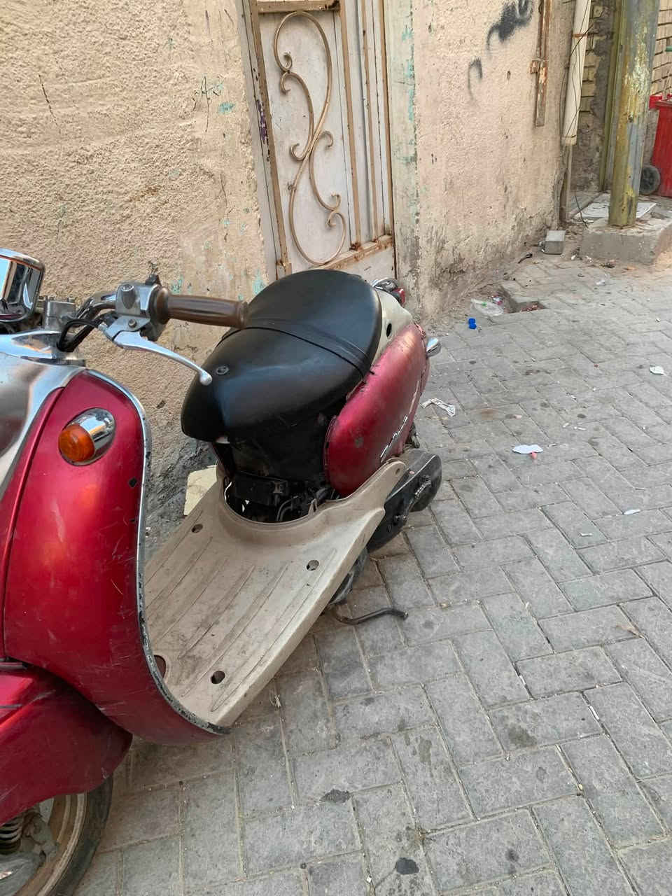 سلام عليكم دراجه كلاسك برغي ما مفتوح بيه يرادله ترتيب للكفرات المكينه نشطه اتشك الكاع كهربائياته كامله سعره 225او بيه مجال 
مكاني مدينه الصدر 
***********
