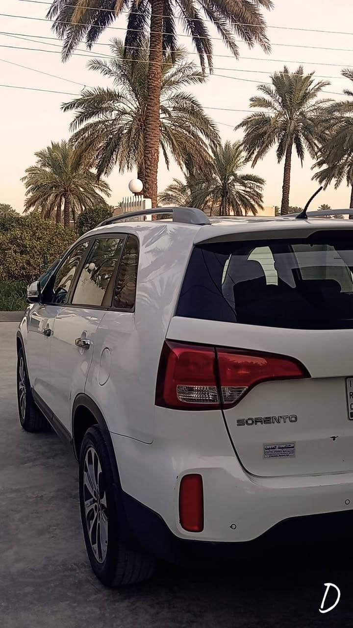 سلام عليكم كيا سورنتو موديل 15 خليجي رقم بغداد الدولي سياره مكفوله من صبغ وضربه محرك 2400 دوش سبعة راكب ثلاث قطع تبريد سعر سياره 165 مكان سياره بغداد رقم الهاتف***********
