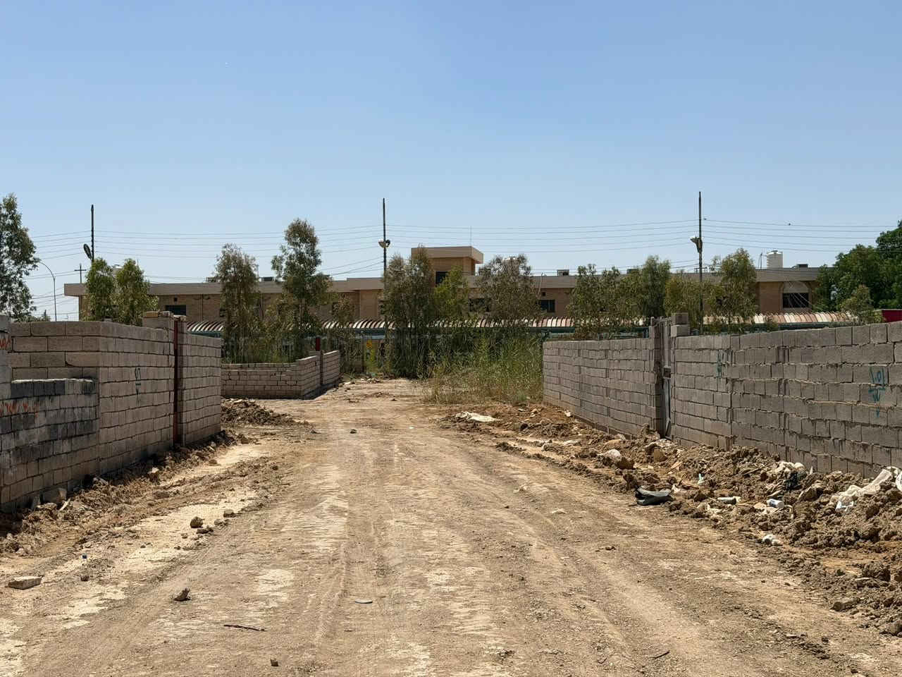 .🛑 عرصة   للبيع 🛑 
المنطقة : حي الثقافه 🚩
اقرب نقطه داله : مجاور جامعه القادسيه 

المساحه : 400متر ✅  واجه 20
        
طابو زراعي سند 25تباع كامله ونصف 

.............
للاستفسار
     مراجعة مكتب رسول الوزني للعقار  
الديوانية . حي الحضارة .شارع اسواق طيبة
 للمعلومات ولمزيد من التفاصيل ⬇️
       مراسلة الصفحة  
      ارقام الاتصال 

***********
