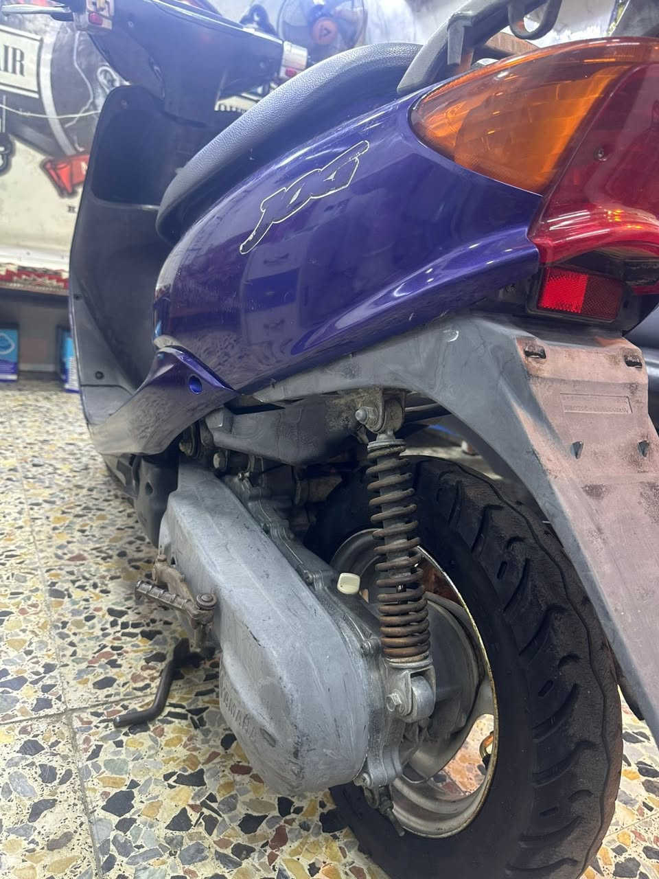 للبيع عصفوريه رمبه كفاله عامه شلعه معدل فول دراجه جديده السعر 675وبيها مجال العنوان الاعظنيه شراي يتصل ***********
