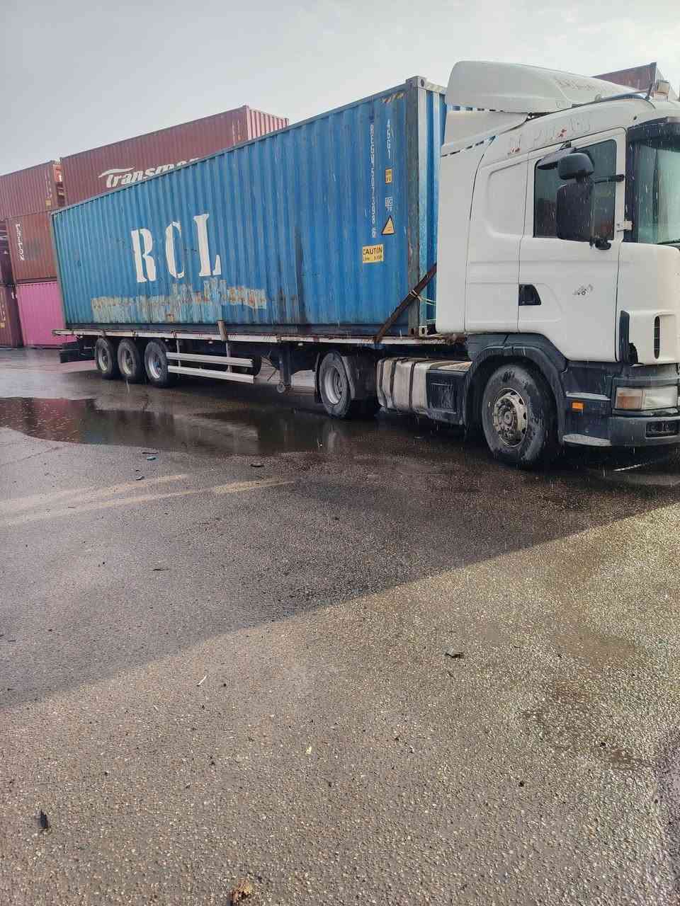 سلام عليكم سكانيه البيع موديل 2001 محرك انجكتر خطين لا بخار ولا تنقص تخم تاير راس وعربانه مكفولة عام ماكنه جبله ***********   رقمه اربيل
