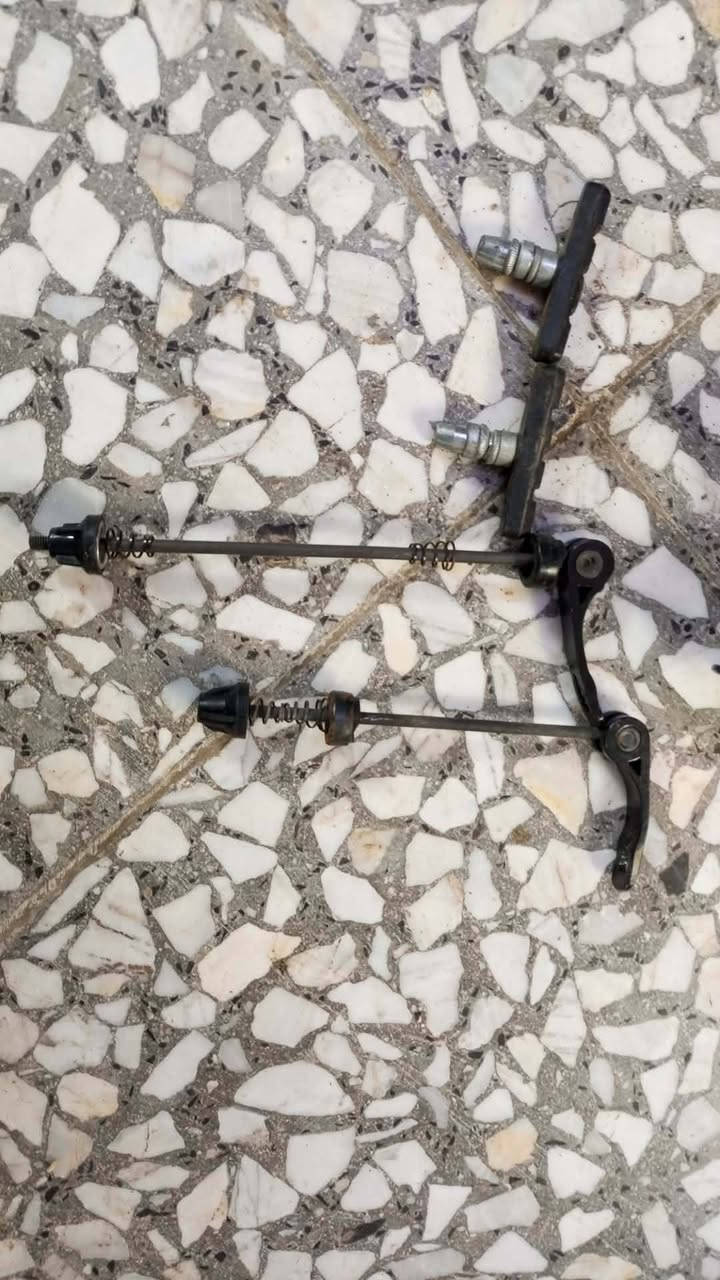 غراض بايسكل طالعلي بل امزون وغراض جدد ما مستعمل الشراي يجي خاص او رقم ***********
