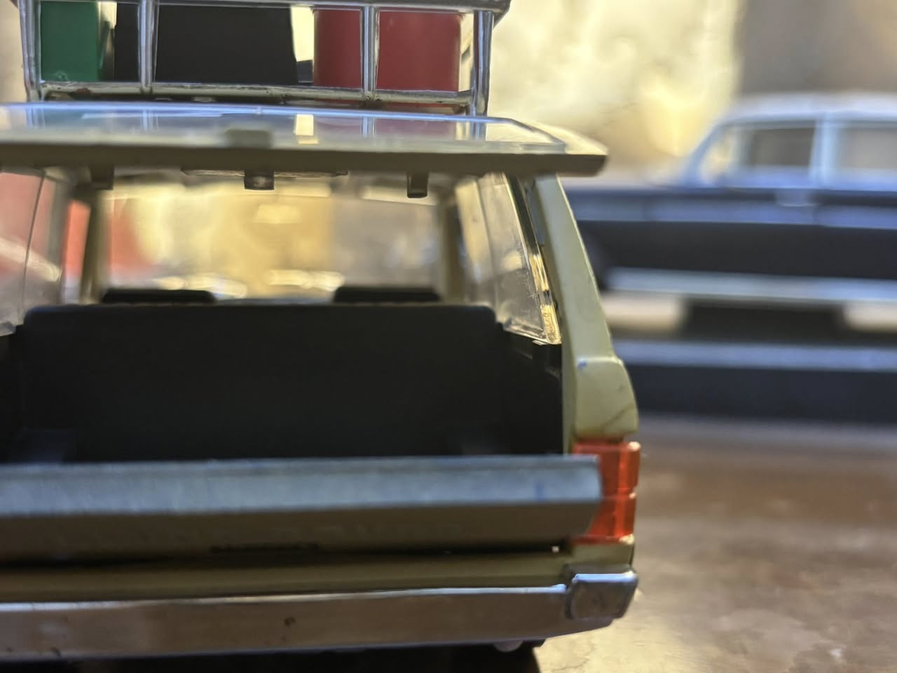 Range Rover 1975

من سيارات الشارع العراقي ، تم استخدامها في الانضباط العسكري من السبعينات إلى التسعينات 

صنع في إيطاليا 🇮🇹 من شركة Burago
حجم 1:24

السعر 43 الف 

للحجز على الخاص او على الرقم ***********
