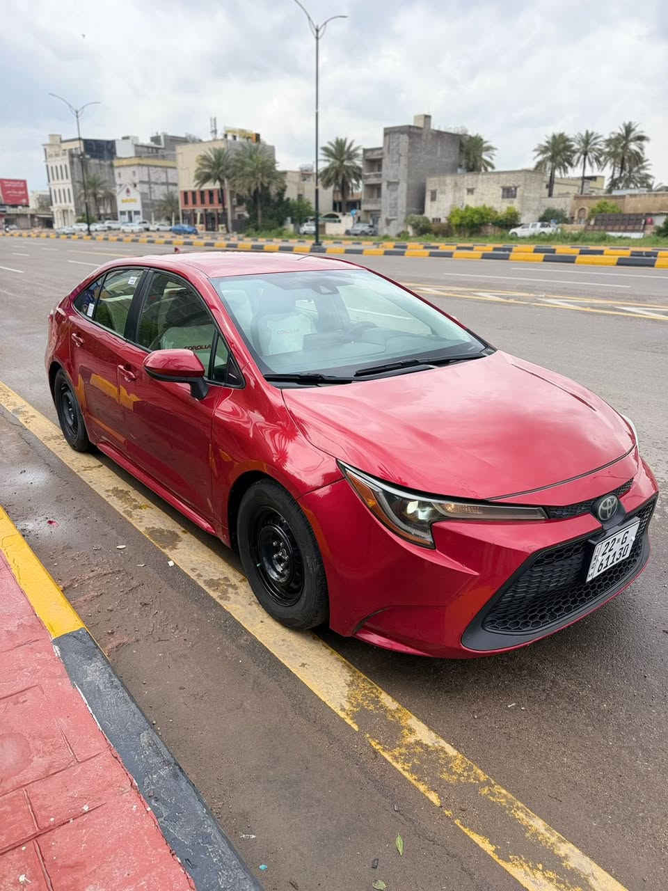 السلام عليكم عندي كورولا 2020 للبيع موصفات le حادثهة من امريكا جاملغ امامي ايمن وباب السكن وهنا صار بيها باب خلف السكن الجاملغ مبدل لون السياره نضيفه ومناقصهة ايشي السعر 122ورقه ***********
