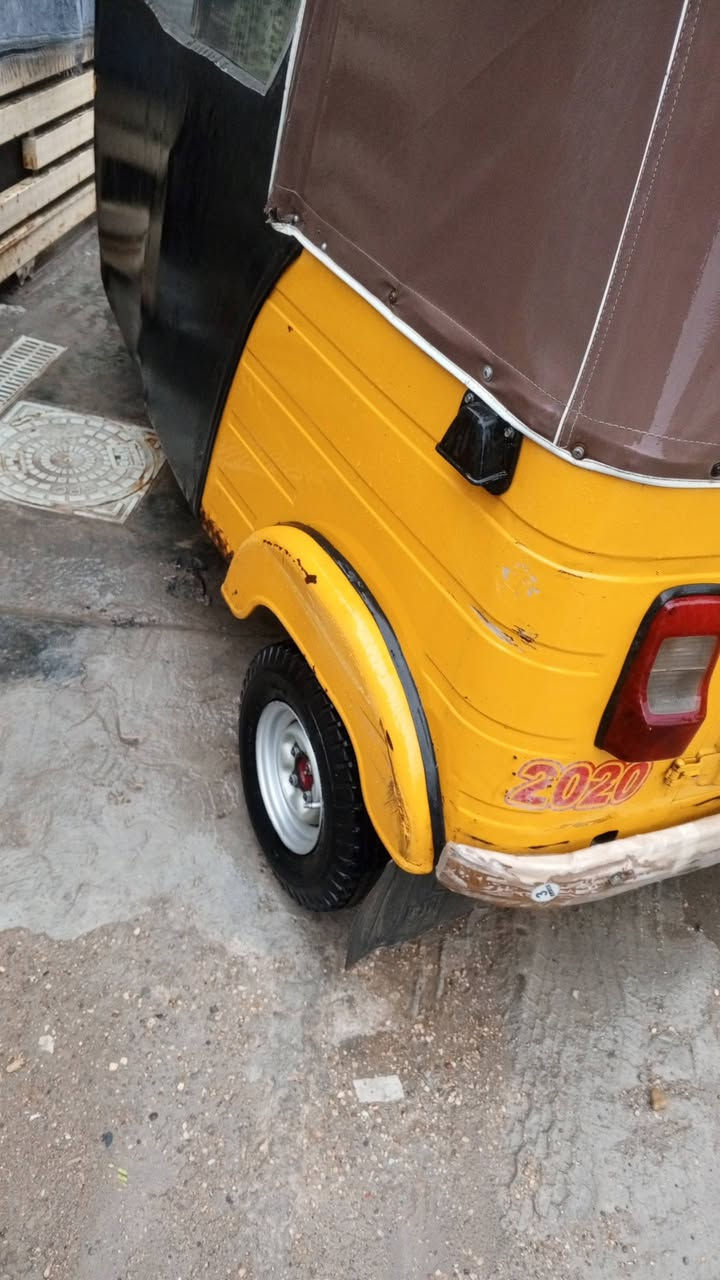 اسلام عليكم تكتك للبيع 19 شهر ١٢ مرقمه مابيها اي نقص سعرها (6) و(200)المكان  بغداد البياع
.

***********
