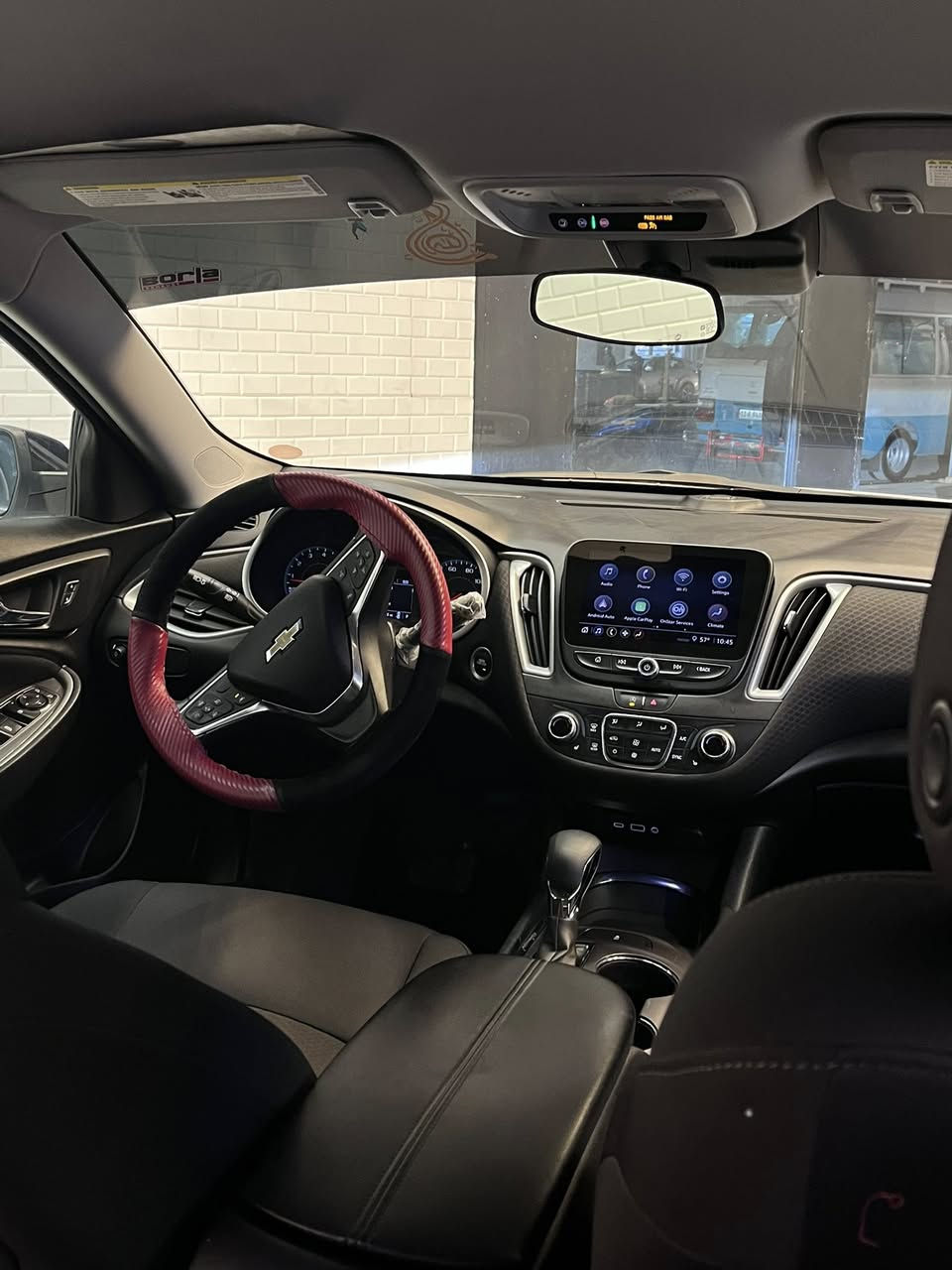 ‏‎السلام عليكم
‏‎للبيع ماليبو موديل 2023 LT
ماشيه 32 مايل 

️ تفاصيل الحوادث:
 • حادث امريكا : تبديل باب وجاملغ جهة السائق، بدون صبغ، فقط رشة خفيفة بداية البنيد 
 • 

محلي: بالشحن رصعه على باب السكن، بارد

‏‎المواصفات 
‏‎🔴 بصمه ابواب + جنطه
‏‎🔴تحديد مسار 
‏‎🛑محرك 1500 توربو ✈️
‏‎🔴 رادار امامي 
‏‎🔴سايد بريك بصمه
‏‎🔴مانع انزلاق
‏‎🛑تشغيل عن بعد ⚡️
‏‎🛑لدات اماميه نهاري 
‏‎🛑 اوتو بريك /توقف ذاتي عند الاقتراب 🚳
‏‎🛑كشنات تدفئه + كهرباء ⚡️ 
‏‎🛑تبريد مناخين منفصل SYNC
‏‎🛑تبريد قطعتين امامي خلفي 
‏‎🛑شاشه كبيره تدعم 📲Android Auto/car play
‏‎🛑خرائط Gps📌
‏‎🛑كامره خلفيه 📷
‏‎🛑كروز مثبت سرعه
‏‎🛑شاشة ضبط واعطال بل دشبول
‏‎🛑منافذ USP/ 12V /Tip C
‏‎🛑مانع انزلاق ⛔️
‏‎🛑حساس اطارات‎
🛑4 دسك/ Abs
‏‎السياره جاهزه ونظيفه جداً بدون نواقص
‏‎
السعر//139

والسوك كلشي بي معاجبك السعر تحصل الارخص والاحسن والتوفيق لجميع 
‏‎
 كربلاء 

***********
