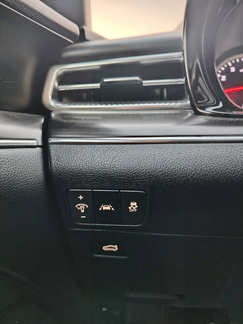 كي فايف موديل 2023 فول مواصفات محرك 2500 كير محرك كفاله حادثه جاملغ اوبنيد لا لغد ولا شاصي بدايه لغد معدل بارد ماشيه 72 حقيقي مكان السيارة بغداد السيديه السعر 165 مجال بسيط كلش رقم الهاتف ***********
