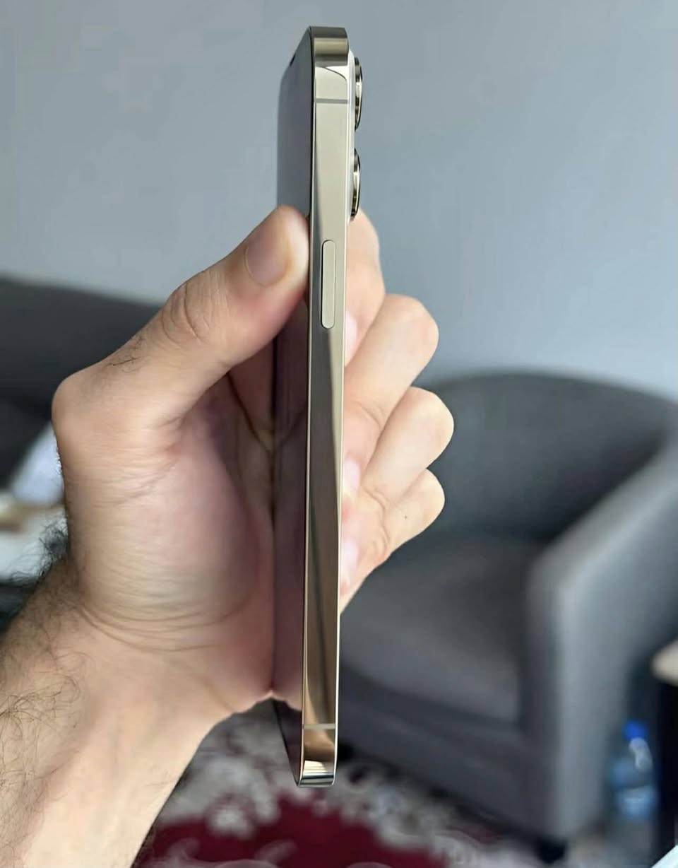 ايفون 13 برو ماكس 
شرق اوسط بطاريه 80 بلاديه شرط 
ذاكره 256 كامل ملحقات وشرط الفحص بالعراق كله مو بس بالسماوه والجهاز انظف من الصور لتواصل *********** 
والسعر 750 وبي مجال بسيط السماوا, المثنى
