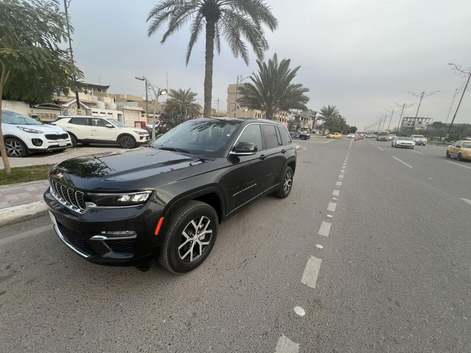 جيب كراند شيروكي لمتد 2024

🚗 المواصفات:

- محرك 3600 (6 سلندر) – مرغوب وقوي  

- ماشية: 14,000 ميل فقط  

- 5 ركاب  

- بانوراما كاملة 🌞  

- فول مواصفات (Limited)  

📸 ملاحظة:

- السيارة كانت حادث خفيف (موضح بالصور)  

- بدون رقم  

- تم تبديل باب الجنطة + الجامرلغ  

- جميع القطع المستخدمة أصلية وبنفس اللون  

💰 السعر: ٣٠٨ ورقة

📉 قابل للتفاوض للجادين فقط  

📞 للاستفسار:

***********  

✨ سيارة نظيفة جداً ومناسبة للاستخدام اليومي أو السفر، جاهزة وما تحتاج أي صرف.

#للبيع #جيب #كراند_شيروكي #سيارات_العراق #فرصة

