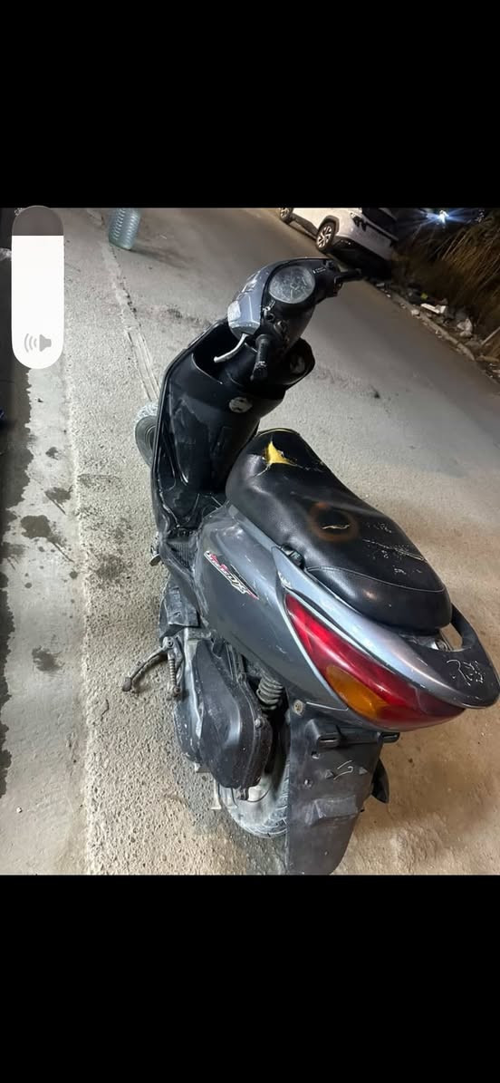 سلام عليكم دراجه بريز لبيع  الدراجه فول اشاير يمنه و يسره هورن لايت عله و ناصي الداجه ما تعوبه من الشغل ل بيت السعر 600 و بيه مجال مكاني زيونه شارع الربيعي رقمي***********
