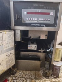 للبيع مكينة كنتاكي امريكية الصنع غير مستخدمه 07816427523
