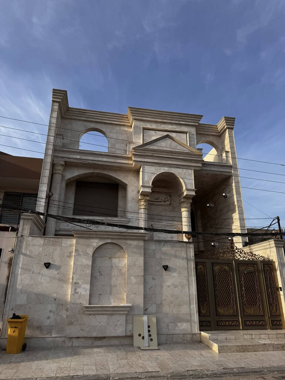 ليس الإنجاز يوم التسليم فقط…
الإنجاز الحقيقي أن يبقى كما هو بعد سنوات.
بعد سنتين، ما زال المشروع واقفاً بشموخ وجودة تليق باسم روّاد الإعمار.
هكذا نبني الثقة قبل أن نبني الجدران.
 علما لا نتعامل بالتقسيط 
***********

#رواد_الإعمار #مقاولات #بناء #إنشاءات #تنفيذ_مشاريع #جودة_وإتقان #قبل_وبعد #كيف_كان_وكيف_أصبح #النجف_الأشرف #العرا
