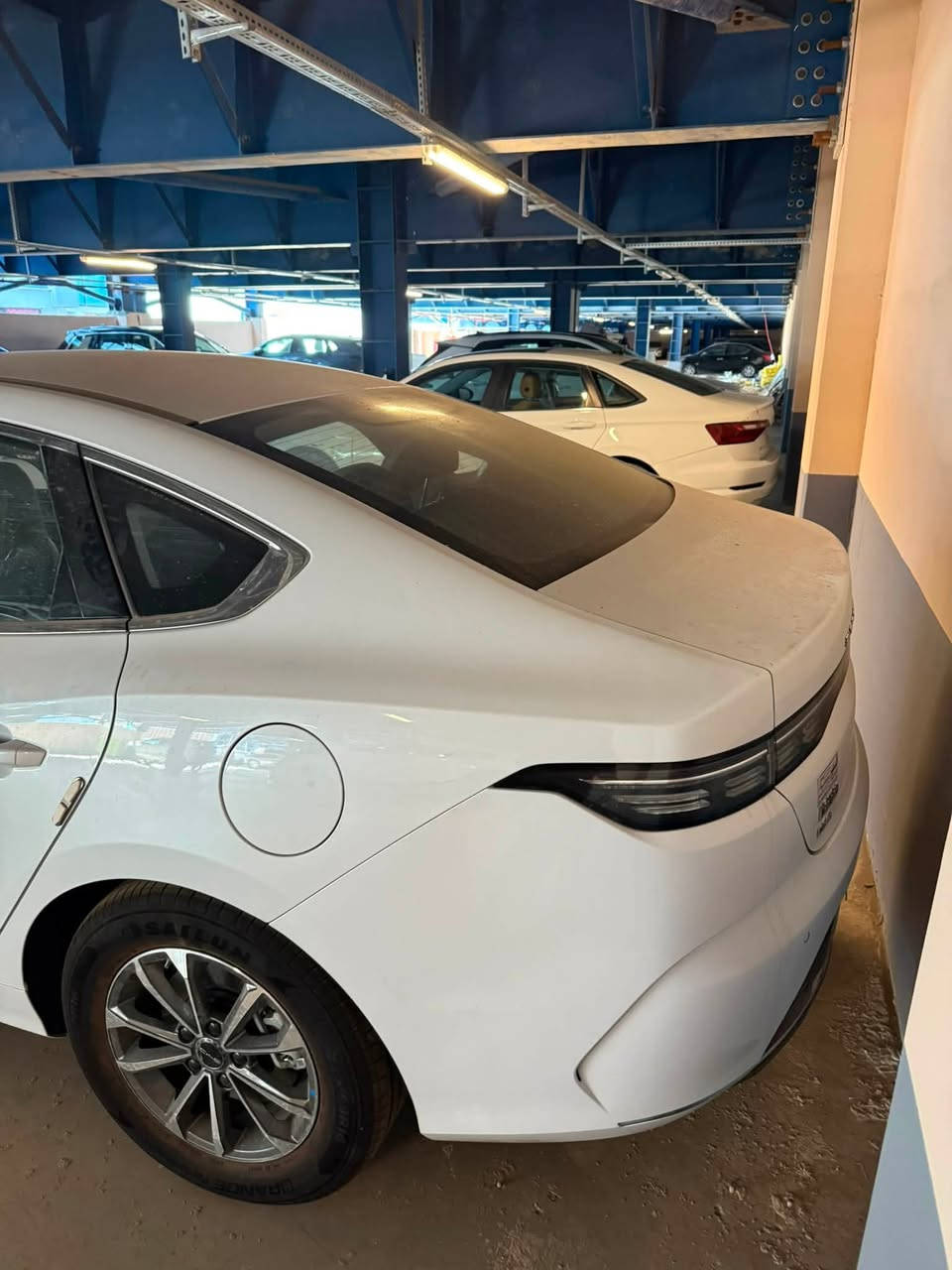 سلام عليكم 
للبيع دسترويل BYD
السياره على حادثه شغاله وتمشي 
موديل 25 بسمي تحويل ثاني يوم
ماشيه على بانزين 9 الف 
وعلى كهرباء 7الف
بدون يرباك
السعر 14 مليون ونص وبيه مجال بسيط
عنوان السياره بغداد حي العدل 
للستفسار ***********
