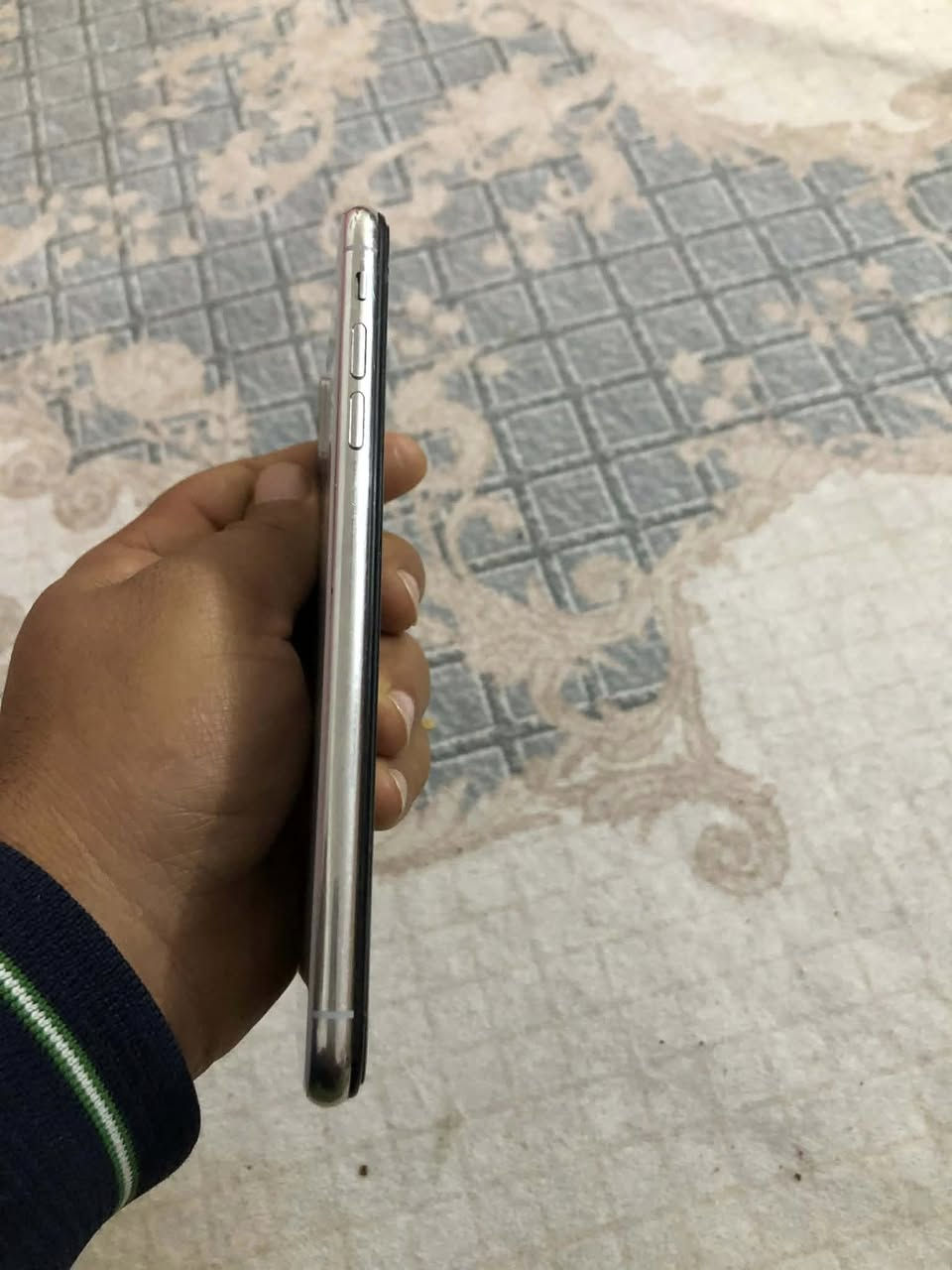 آيفون اكس ماكس إس  ذاكره ٢٥٦ جهاز مبدل شاشه فقط جهاز نضيف حيل بطاريه ٨٣ بلادي فقط شاشه 60 فريم ببجي رزانه والعب جهاز شغال كامل فيس إيدي شغال كلشي بيه شغال مبدل شاشه اصلي جي اكس السعر 225وبي مجال   رقمي ‭٠٧٨٠ ٠٣٦ ٧٤٦٢‬
