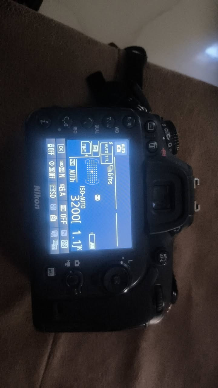 بدي كامره نيكون 7100d 
نضافه 95%
ناقل صور +  شاحنه + بطاريه 
واتساب *********** 
ملاحضه. ما وياها عدسه فقط بدي 
300الف  وبيها مجال
