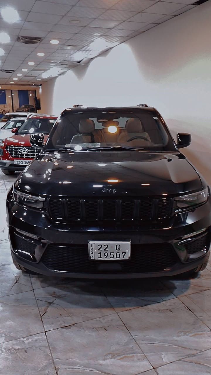 سلام عليكم جيب لاريدو 23 موديل مكفول فول بلاك شن لمتد فول الفول داخل عسلي بانوراما علا طول القماره السعر 37 وبيه مجال ‏‪0786 053 9048‬‏
