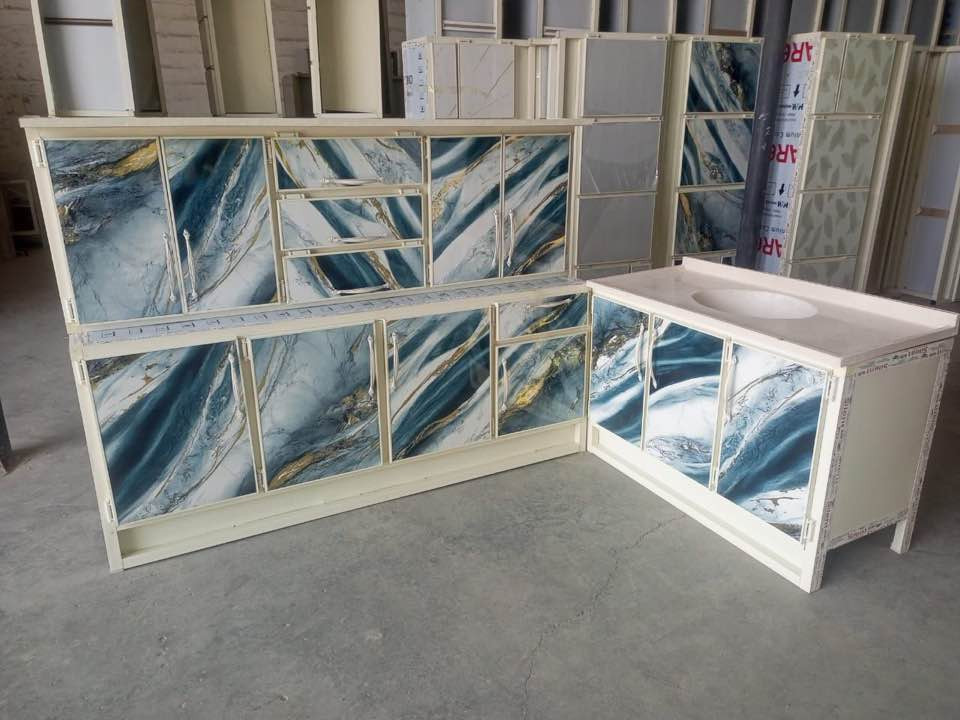 كاونتر مترين. أرضي. مترين. ملحق. .  مع سنك مرمر متر و 20 سم.


**إذا كنت صاحب هذا الإعلان وتريد حذفه لأي سبب، رجاءا أرسل رسالة إلى الدعم الفني**