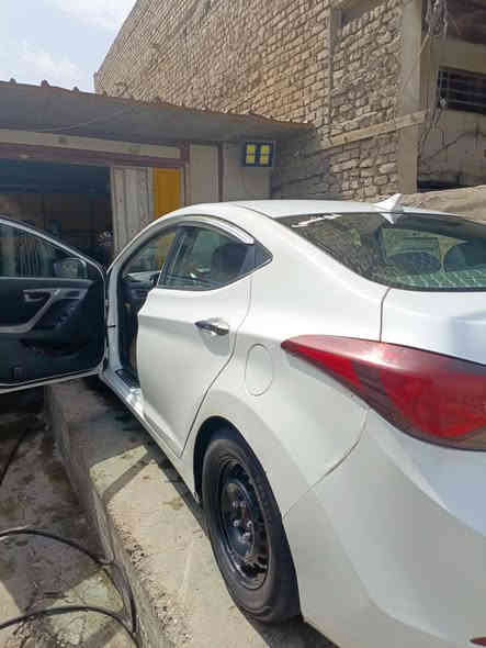 النتره مظلع خصوصي ابيض صدفي وارد امريكي حادث خلفي بدون دواخل بسمي رقم بغداد ماشيه 85  حقيقي موديل 16 السعر 125 بيها مجال بلخدمه الاستفسار تصال على رقم ***********
