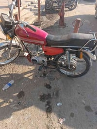 دراجة نارية • أوراق كاملة • كهربائيات شغالة