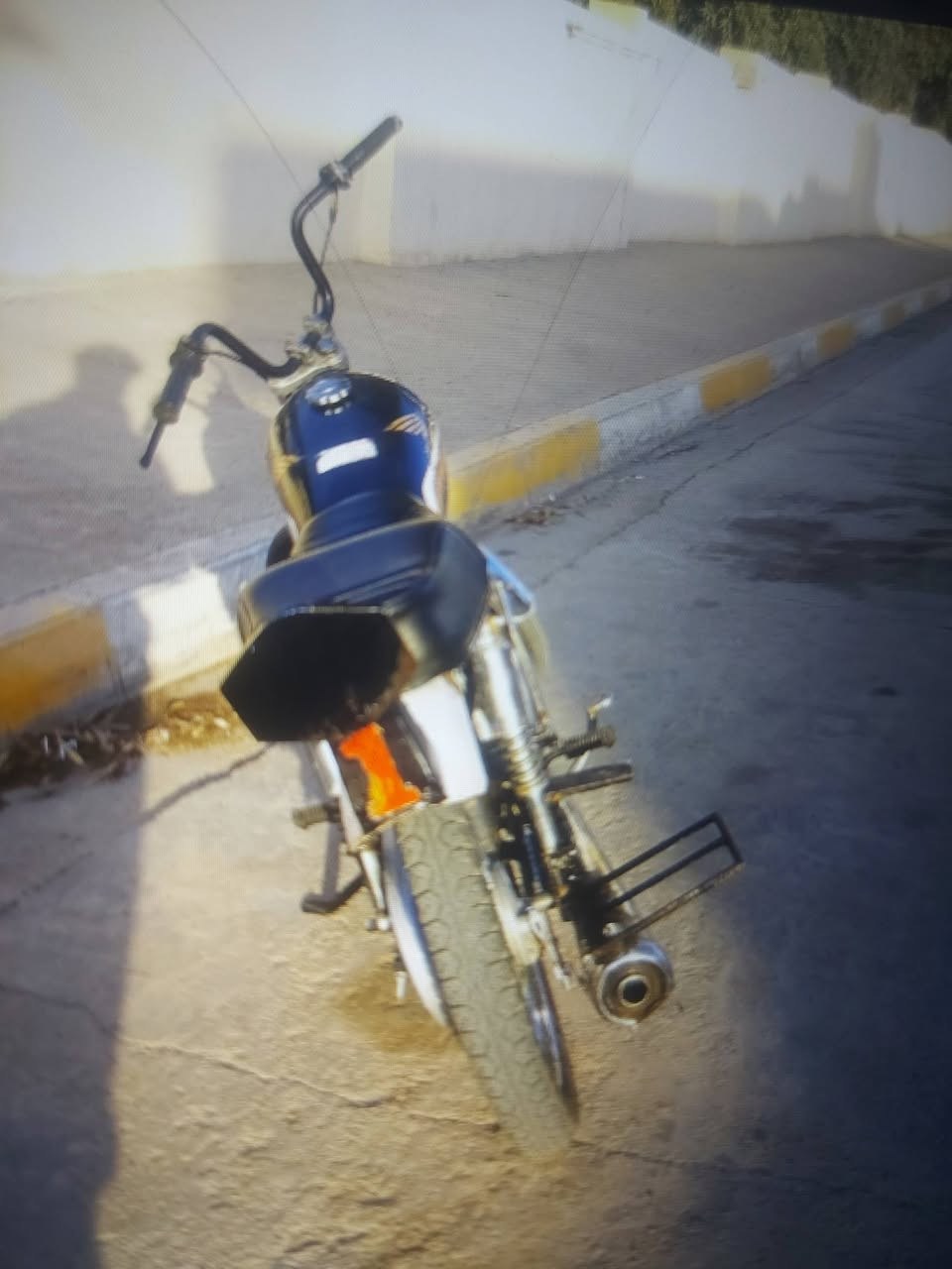 السلام عليكم دراجه ناعمه موديل 21 350 بها مجال للطيبين رقم الهاتف واتساب***********
