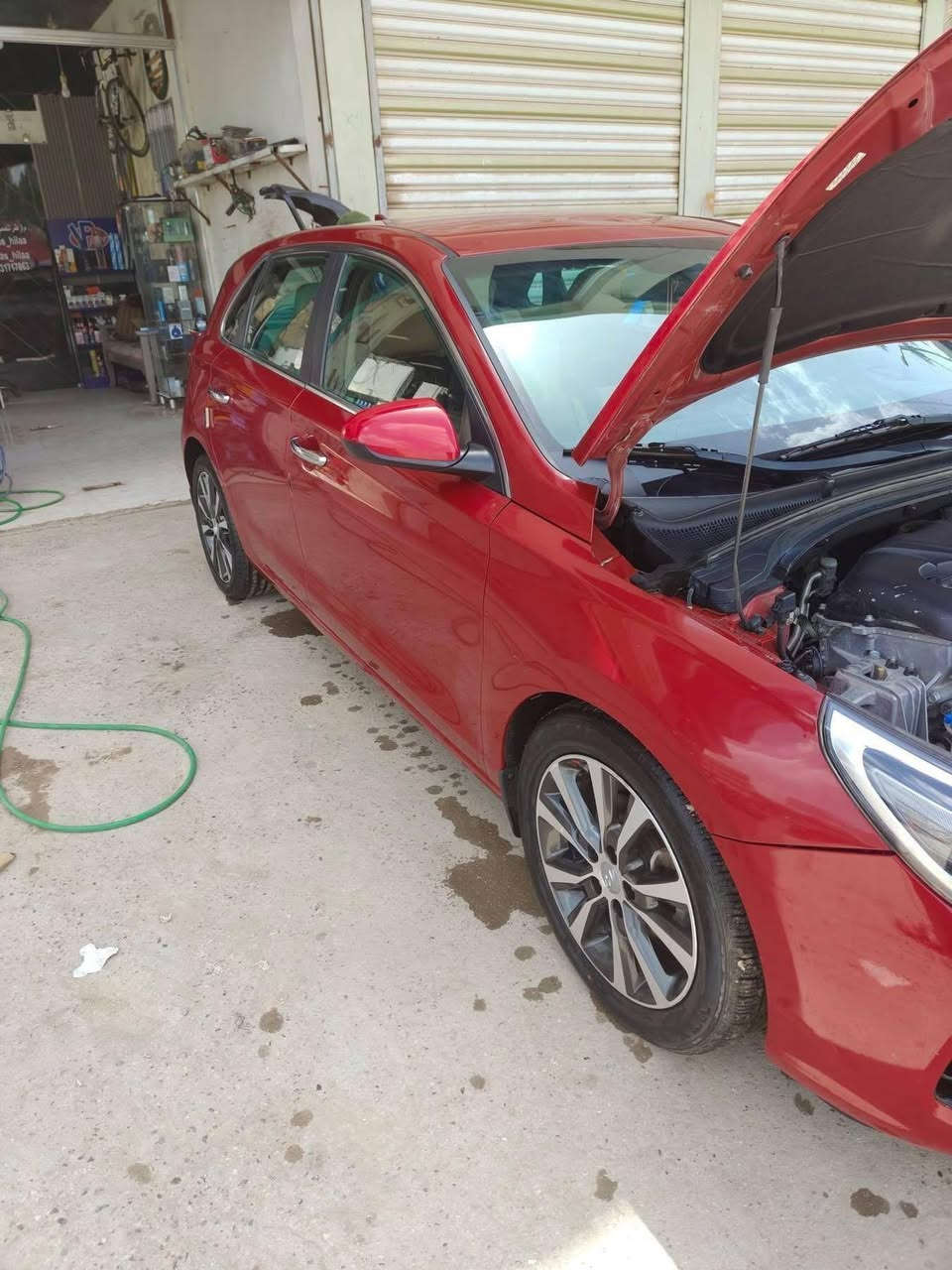 السلام عليكم 
للبيع النترا  رقم بابل هزه و سنويه جديدة وراد أمريكي موديل 20 حادثها بجم ايمن و باب خلفي
مكانها حلة شارع 80 
للتواصل
***********
